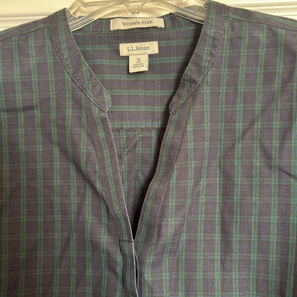 L.L. Bean women’s blue plaid long sleeve button down shirt size medium petite - Picture 2 of 8